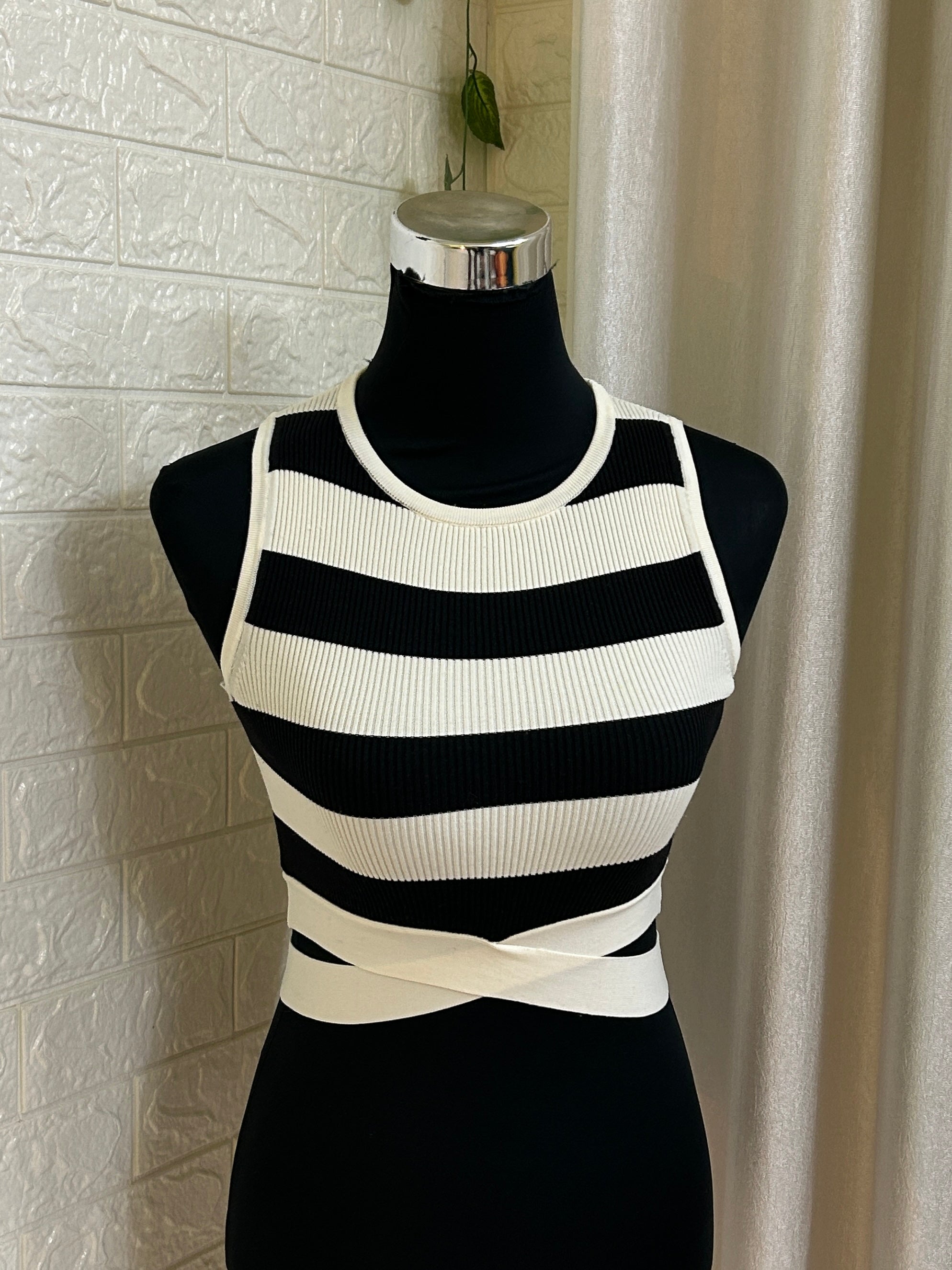 Sculpted Ribbed Cross-Wrap Crop Top