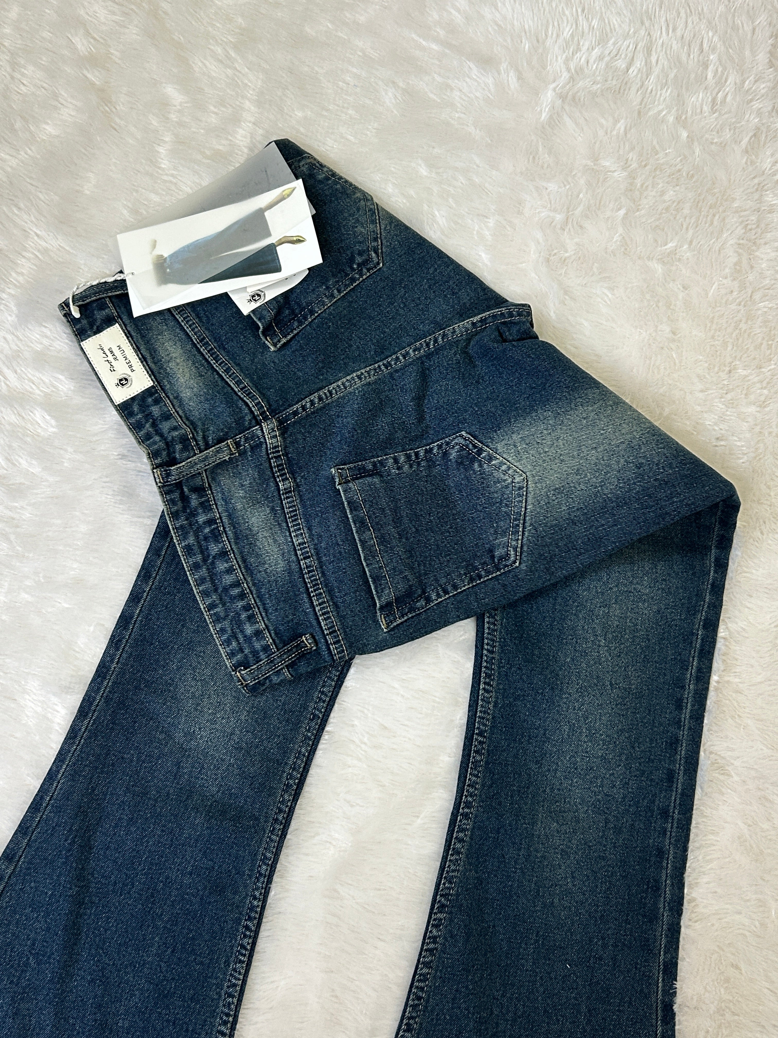 Mid-waist bootcut denim
