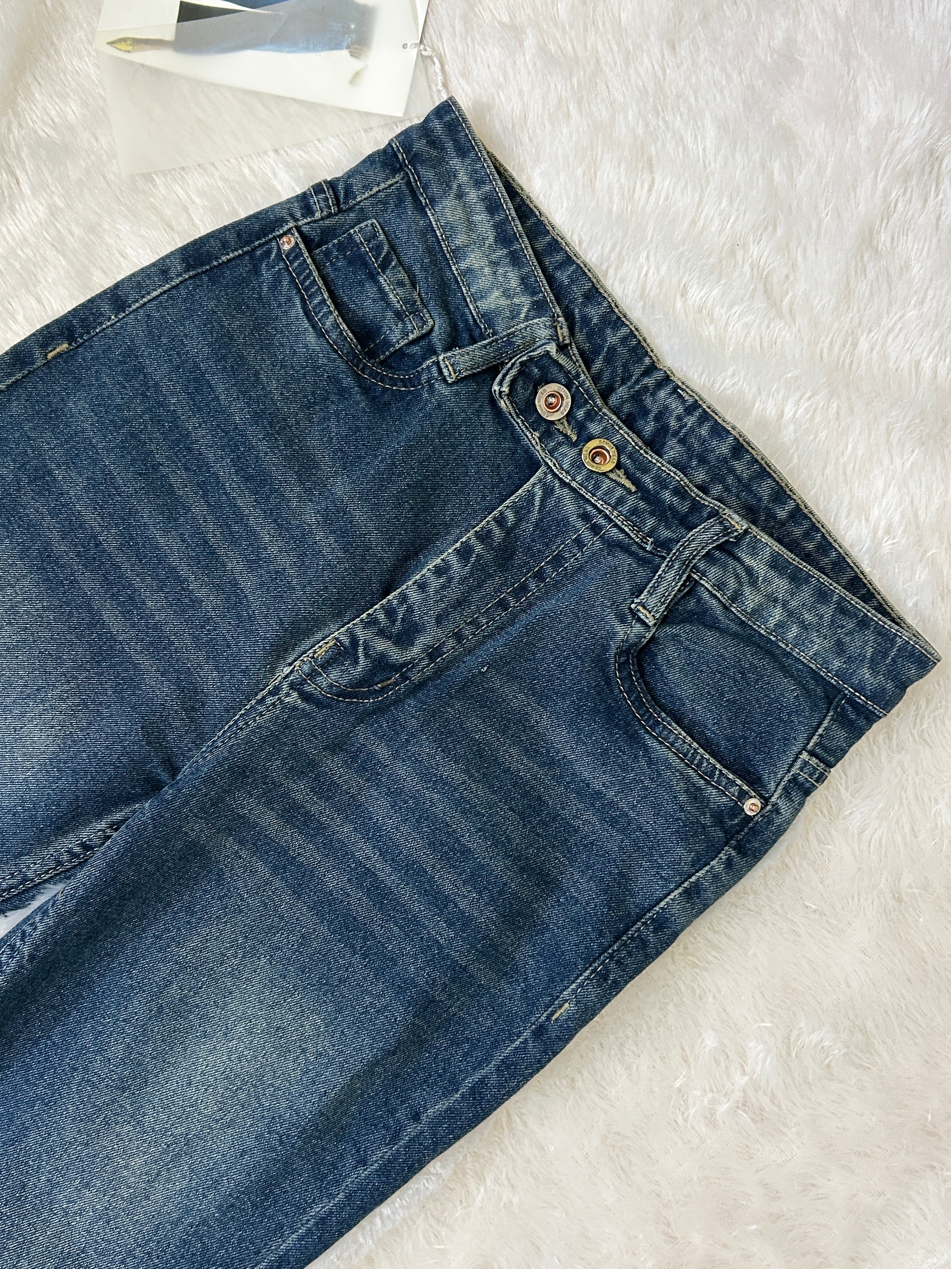 Mid-waist bootcut denim